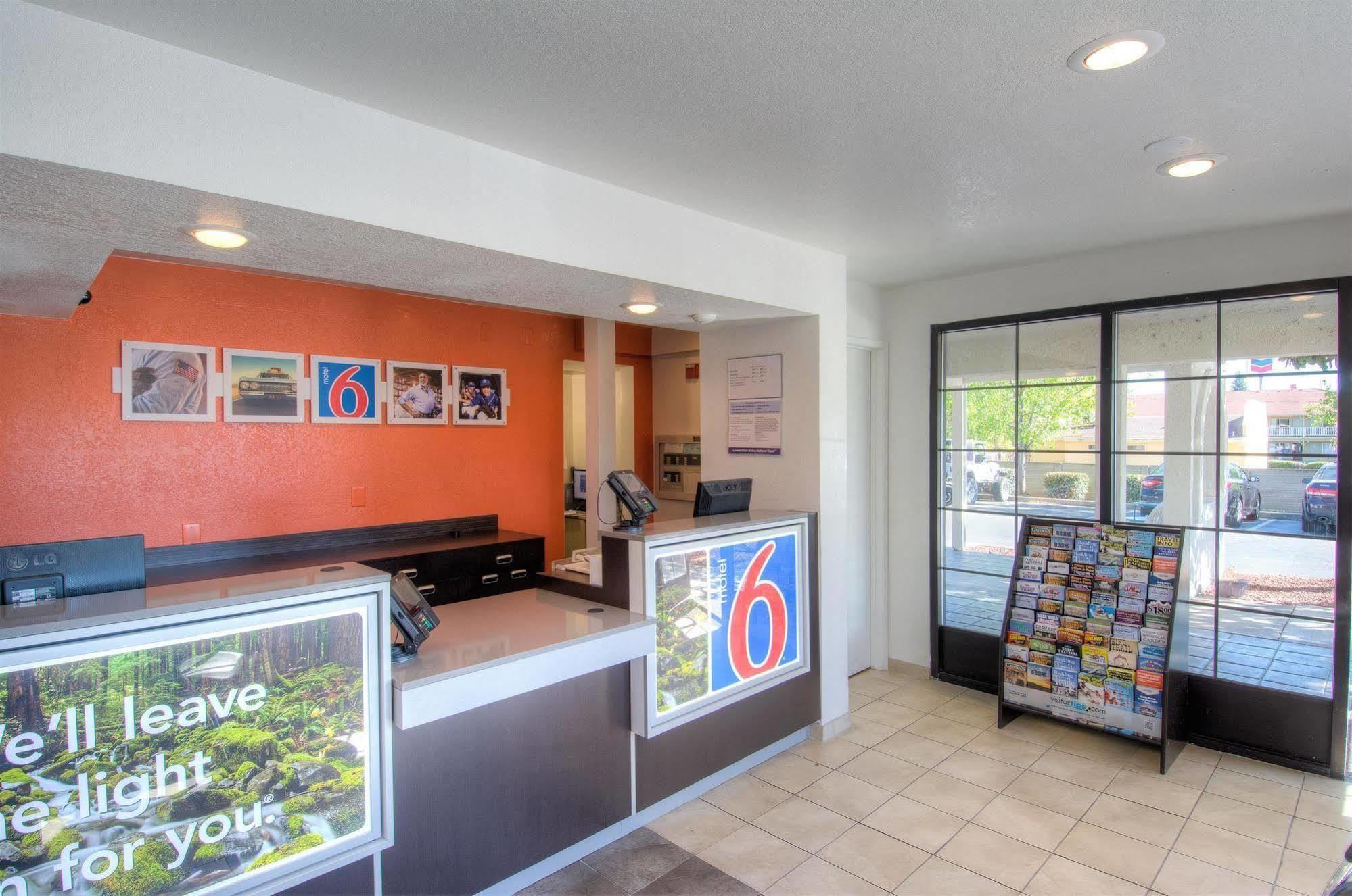 Motel 6-Redding, Ca - South 외부 사진